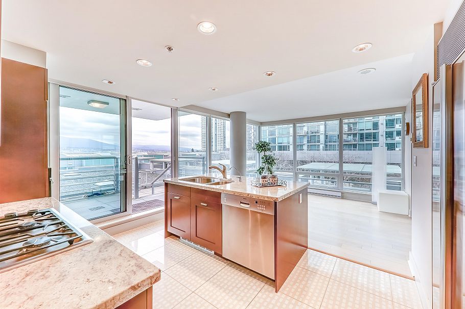 402 590 Nicola Street Vancouver, BC - 9