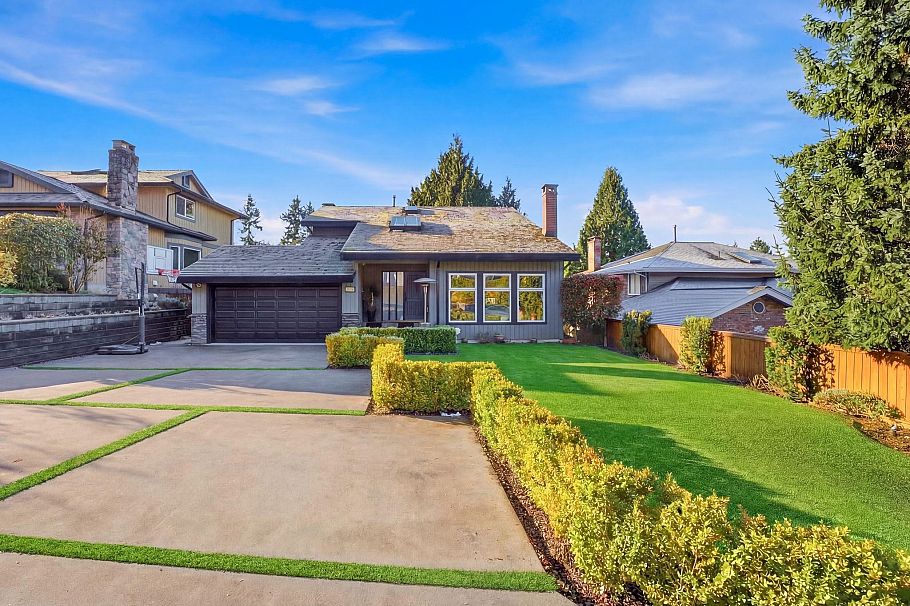 2023 Hill Drive North Vancouver, BC - 33