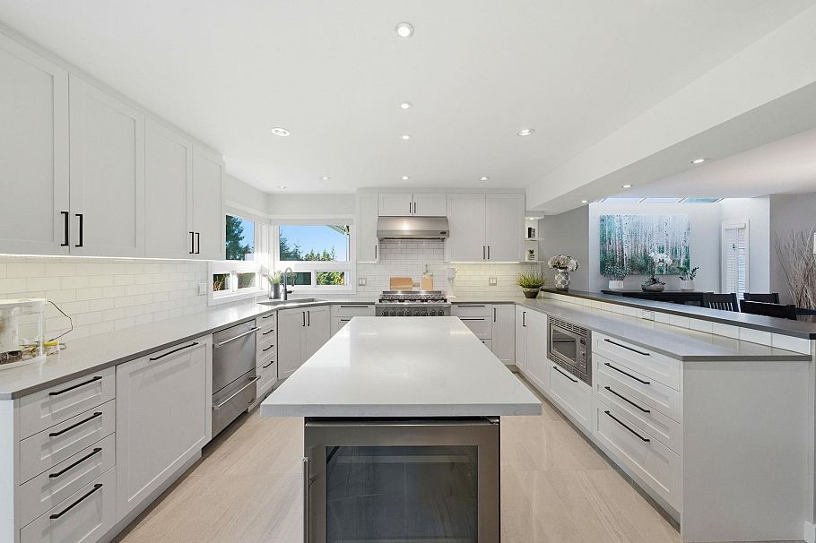 2023 Hill Drive North Vancouver, BC - 8