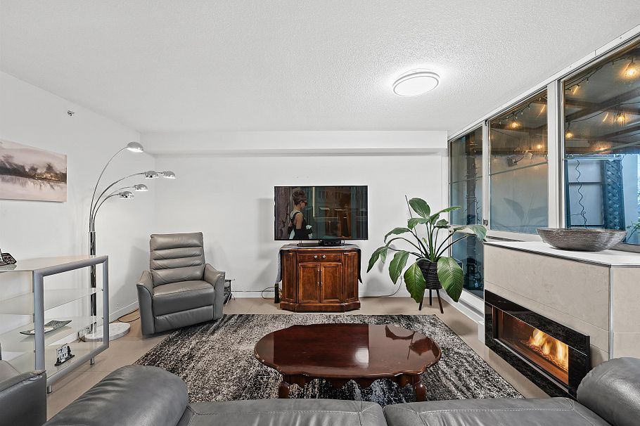 403 1159 Main Street Vancouver, BC - 3