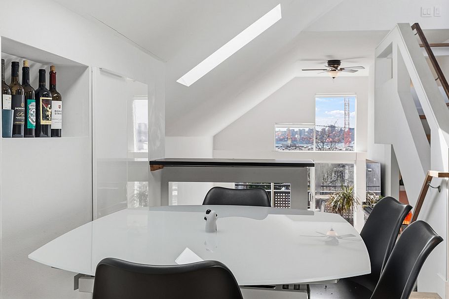 D 225 E 4th Street North Vancouver, BC - 8