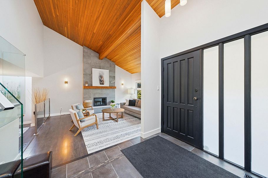 2023 Hill Drive North Vancouver, BC - 3