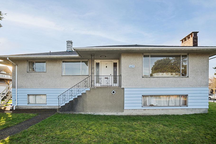 925 Nanaimo Street Vancouver, BC - 2