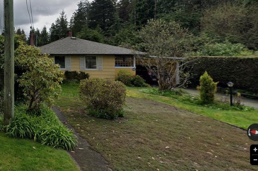 2700 Philip Avenue North Vancouver, BC - 1