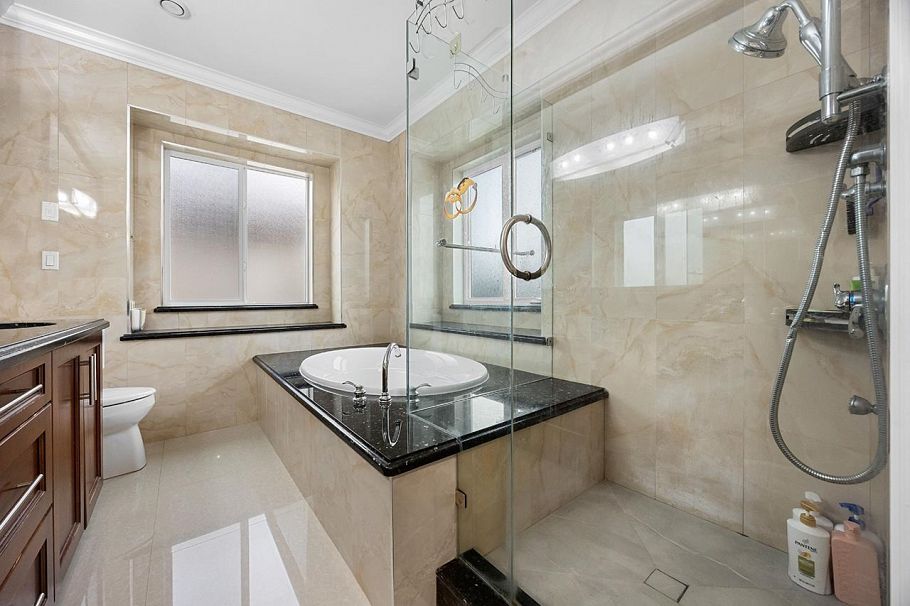 6830 Vivian Street Vancouver, BC - 17