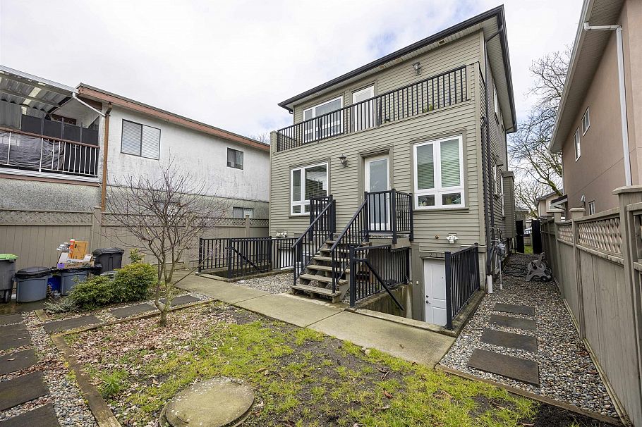 2118 Waverley Avenue Vancouver, BC - 4