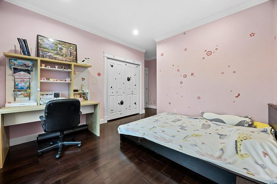 6830 Vivian Street Vancouver, BC - 25