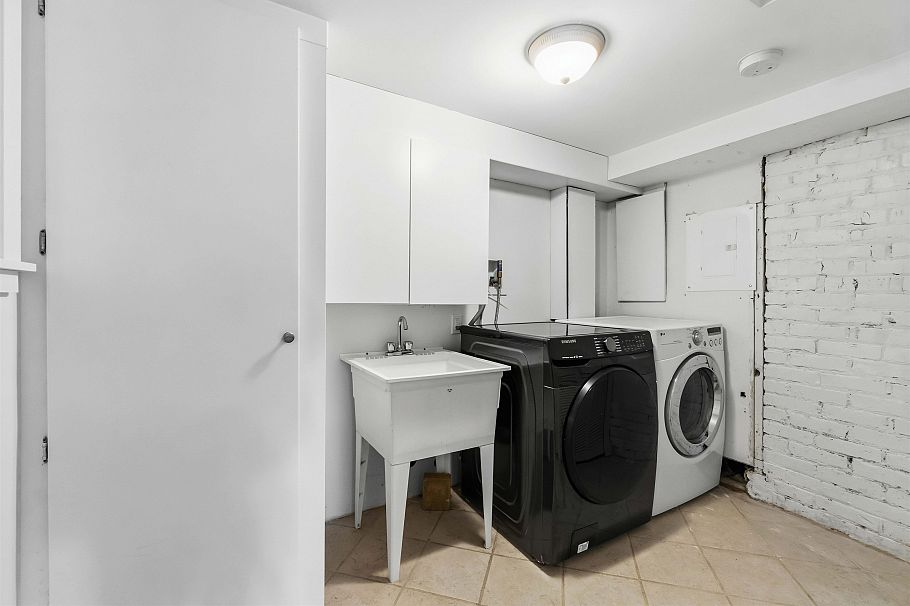 621 E 23rd Avenue Vancouver, BC - 23