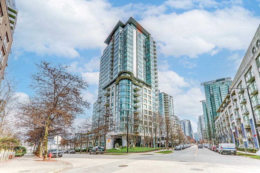 402 590 Nicola Street Vancouver, BC - 1