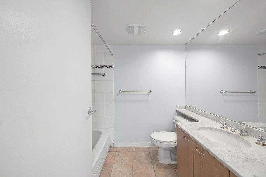 2502 1331 Alberni Street Vancouver, BC - 22