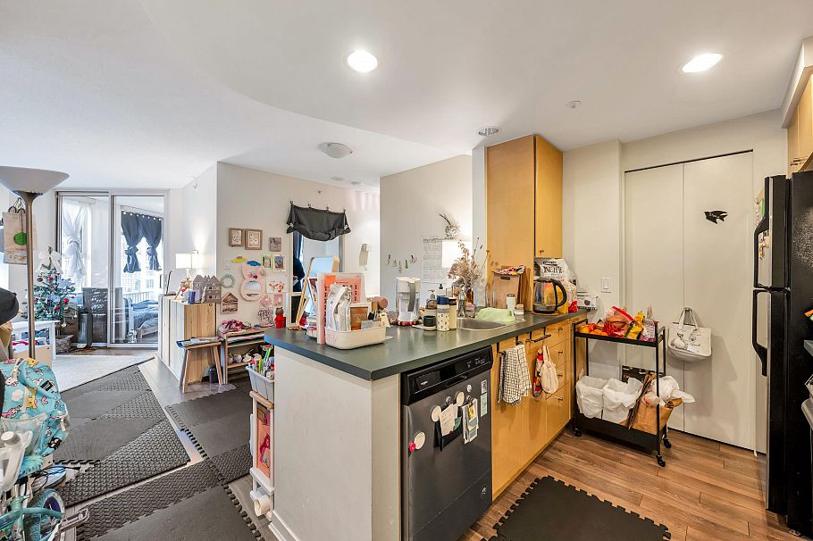 1001 1009 Expo Boulevard Vancouver, BC - 17