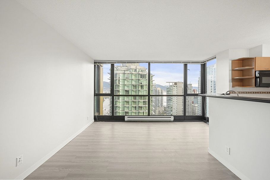 2502 1331 Alberni Street Vancouver, BC - 3