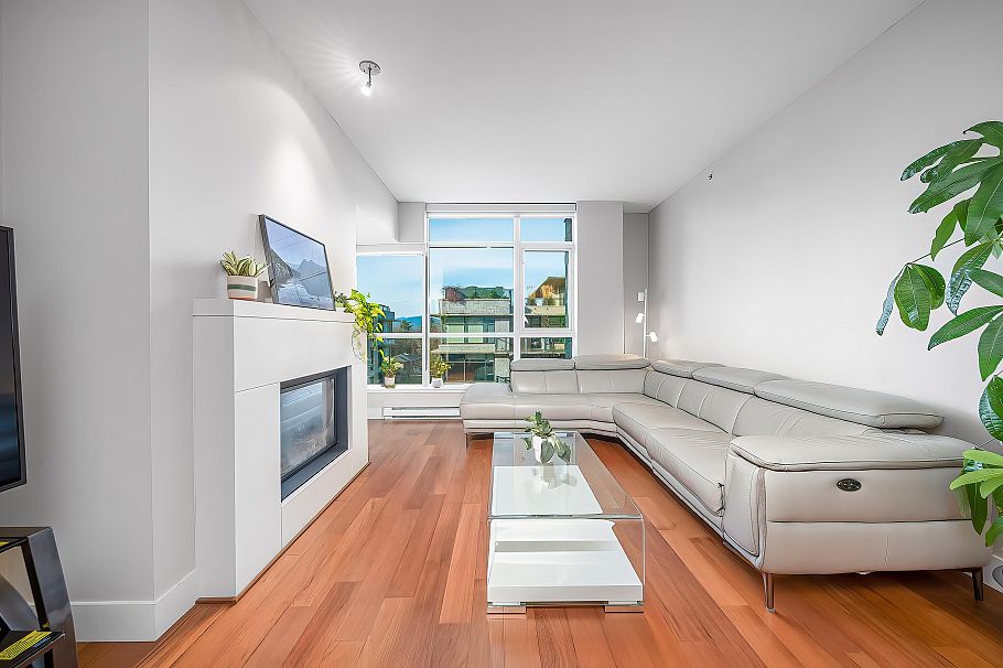 404 6080 Iona Drive Vancouver, BC - 4