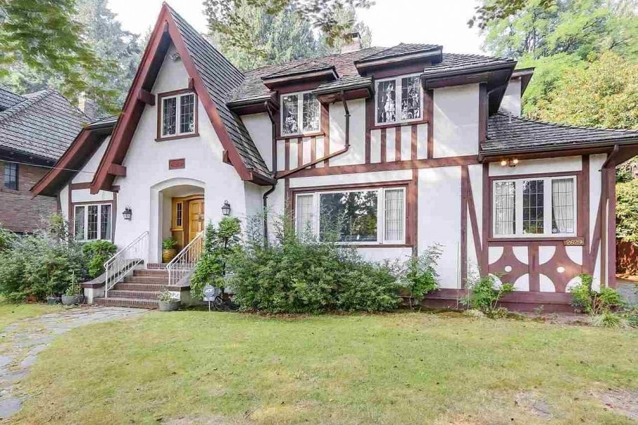 2629 W 49th Avenue Vancouver, BC - 1