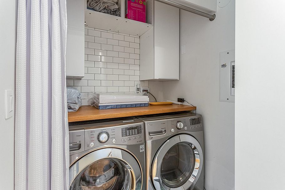 D 225 E 4th Street North Vancouver, BC - 13