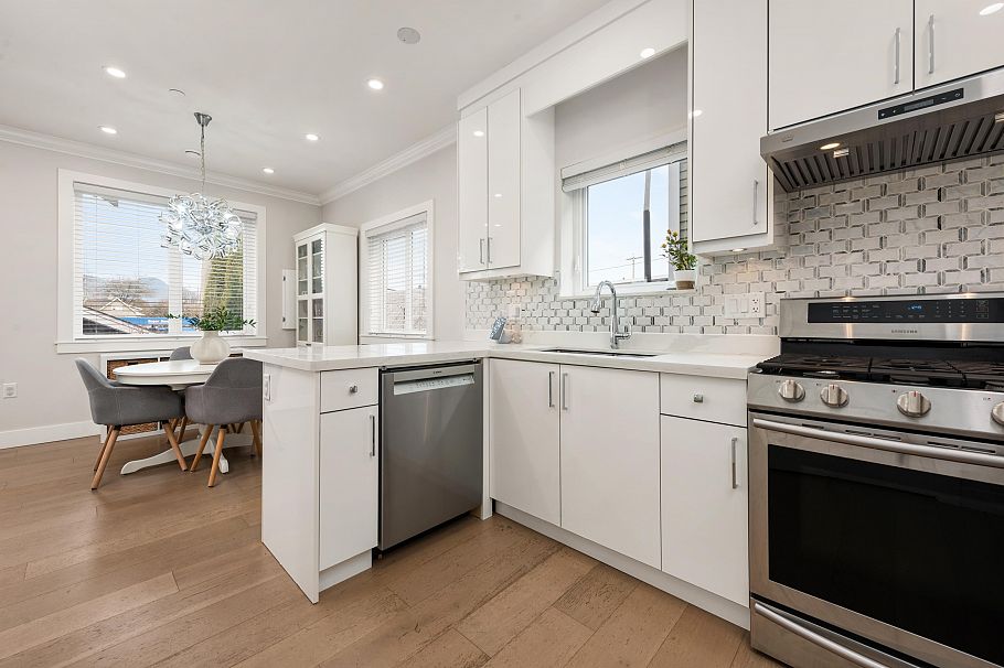 2876 Clark Drive Vancouver, BC - 9