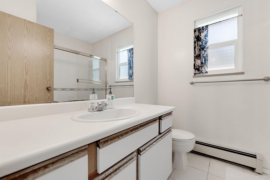 8607 Selkirk Street Vancouver, BC - 24