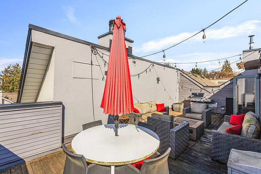 D 225 E 4th Street North Vancouver, BC - 16