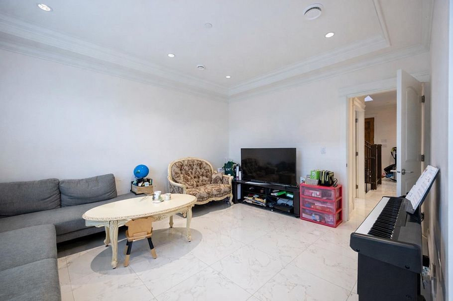 2118 Waverley Avenue Vancouver, BC - 8