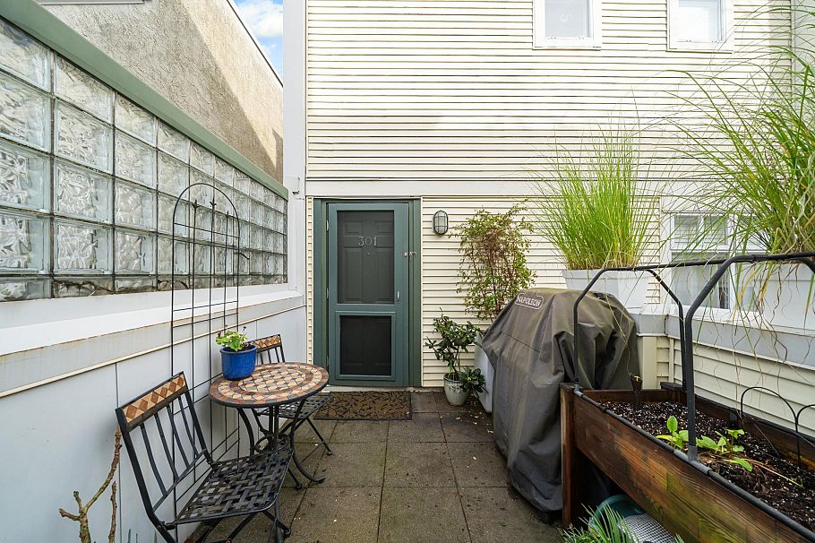 301 3727 W 10 Avenue Vancouver, BC - 23