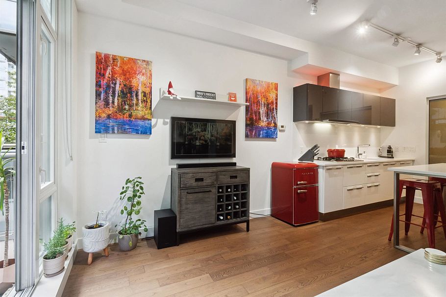 225 108 E 1st Avenue Vancouver, BC - 11