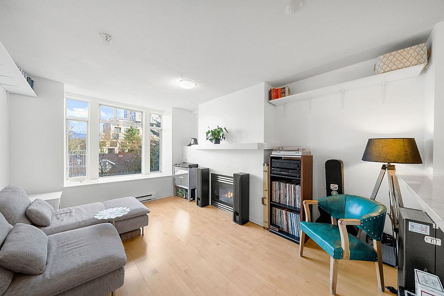 301 3727 W 10 Avenue Vancouver, BC - 5