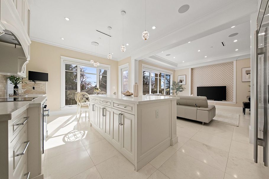 3676 W 28th Avenue Vancouver, BC - 14