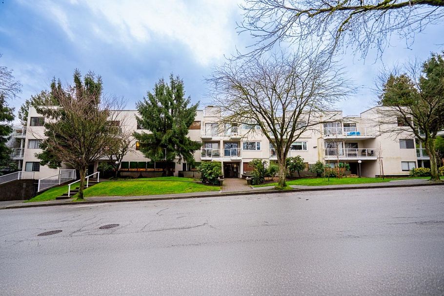 318 830 7th Avenue Vancouver, BC - 2