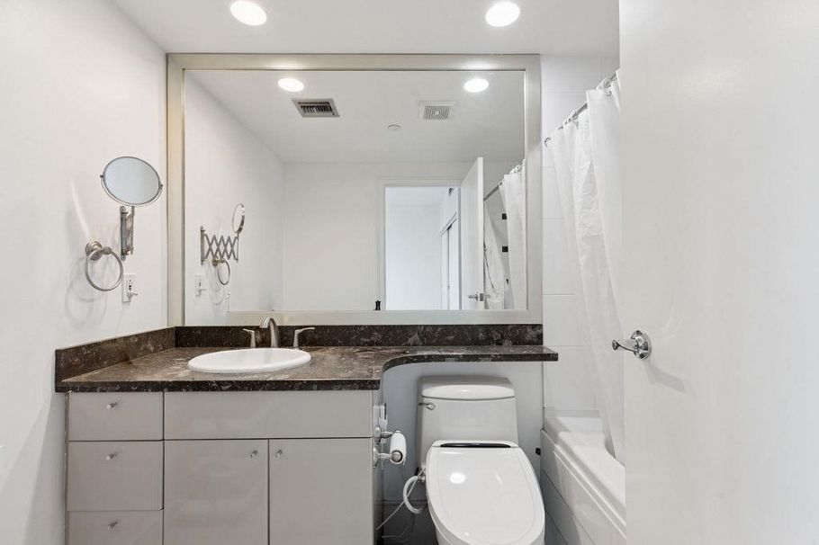 1202 1680 Bayshore Drive Vancouver, BC - 14