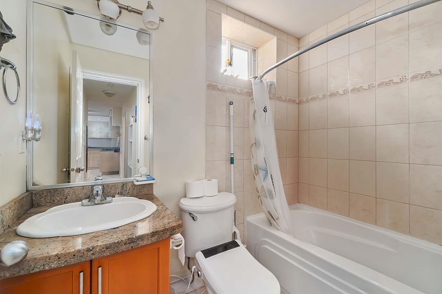 5396 Rhodes Street Vancouver, BC - 28