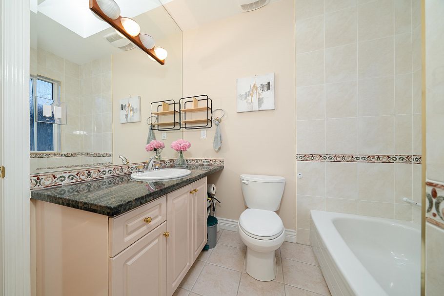 763 W 64th Avenue Vancouver, BC - 21