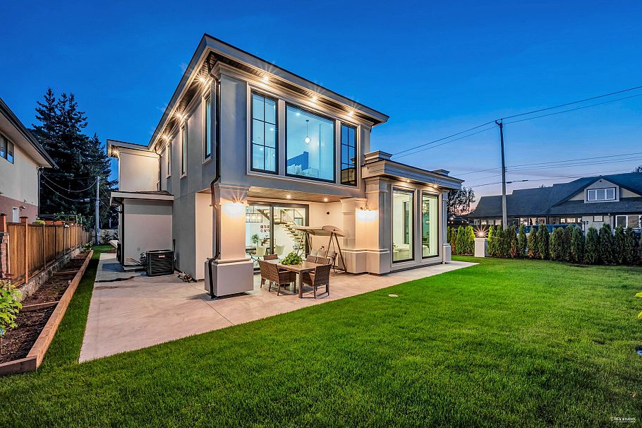 1390 Sutherland Avenue North Vancouver, BC - 34