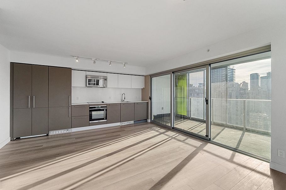 2007 999 Seymour Street Vancouver, BC - 2