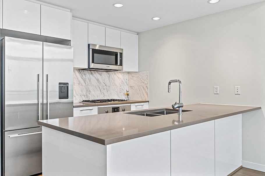 1207 3281 E Kent Avenue North Avenue Vancouver, BC - 5