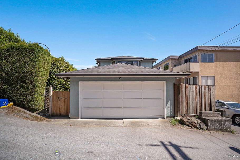 8607 Selkirk Street Vancouver, BC - 38