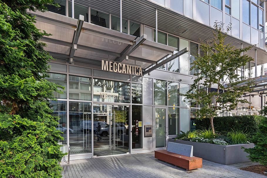 225 108 E 1st Avenue Vancouver, BC - 2