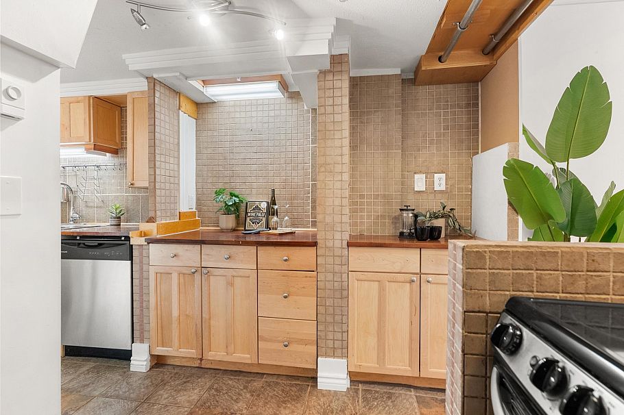 B5 238 E 10th Avenue Vancouver, BC - 21