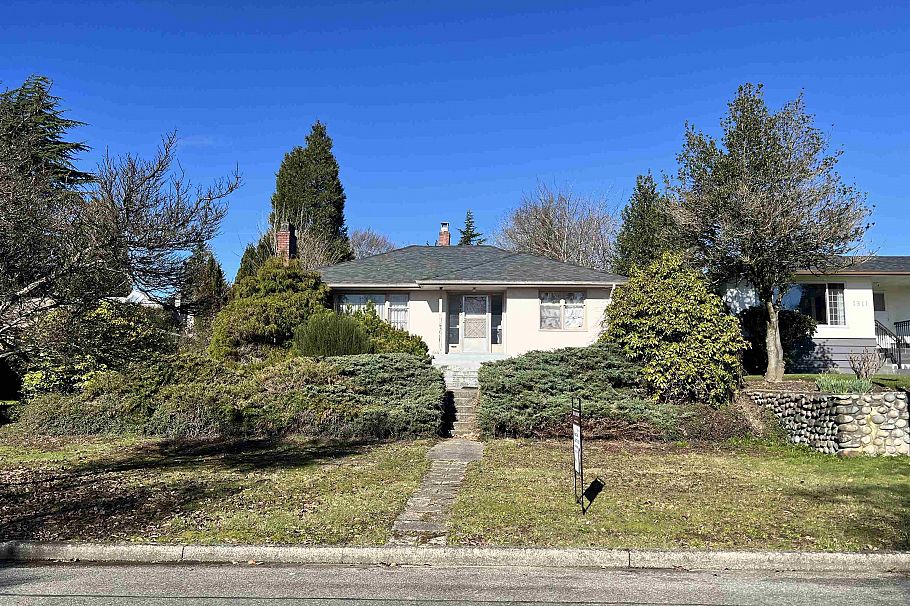 1315 W 58th Avenue Vancouver, BC - 1