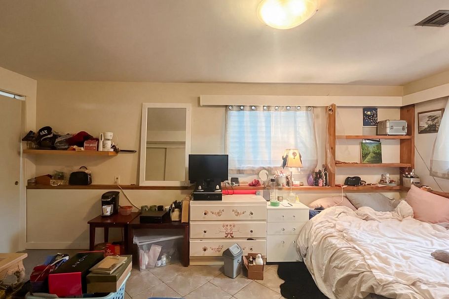 2810 W 31st Avenue Vancouver, BC - 31