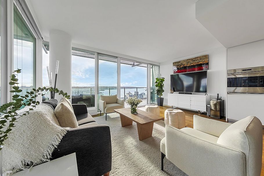 1503 1365 Davie Street Vancouver, BC - 1