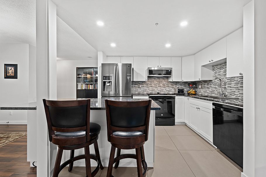 403 1159 Main Street Vancouver, BC - 9