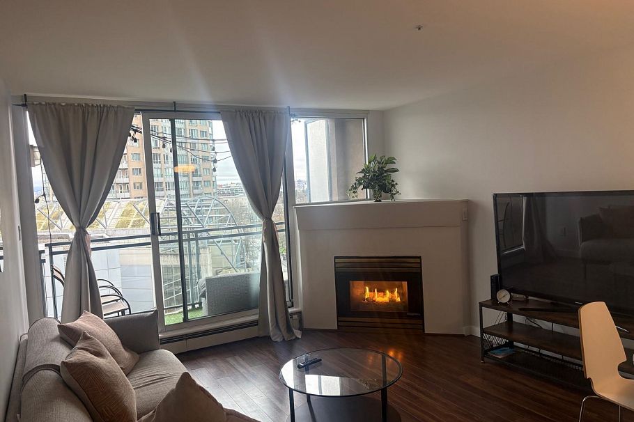 809 555 ABBOTT STREET, Vancouver BC V6B 6B9 Vancouver, BC - 7