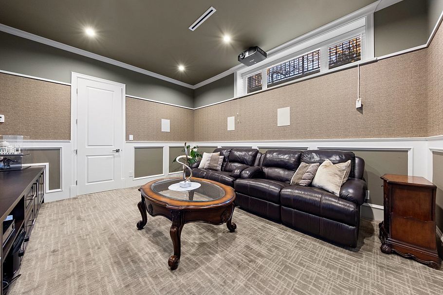 3676 W 28th Avenue Vancouver, BC - 33