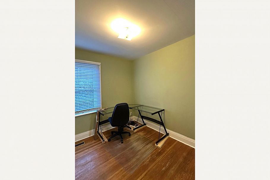 166 E 10th Street North Vancouver, BC - 11