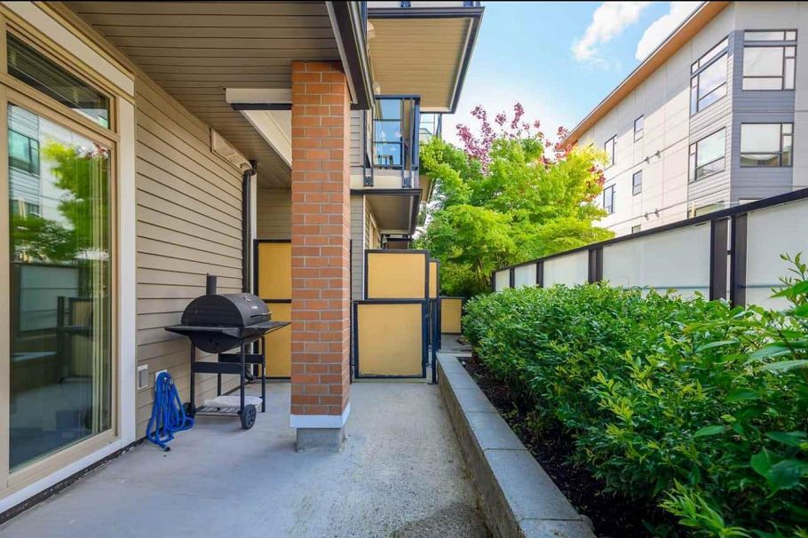 32 728 W 14th Street North Vancouver, BC - 17