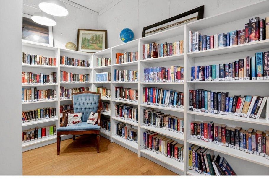 202 2012 Fullerton Avenue North Vancouver, BC - 14