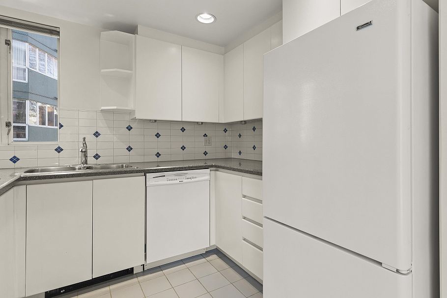 202 1551 Mariner Walk Vancouver, BC - 18