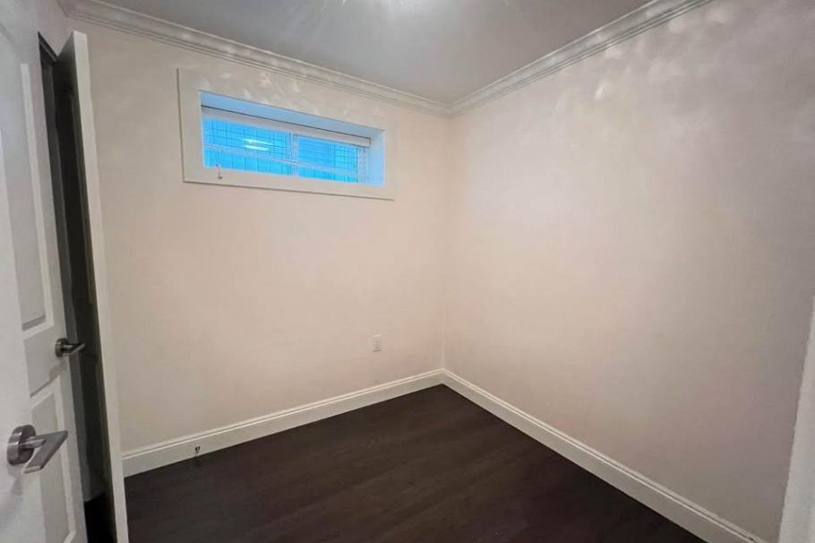 2118 Waverley Avenue Vancouver, BC - 21