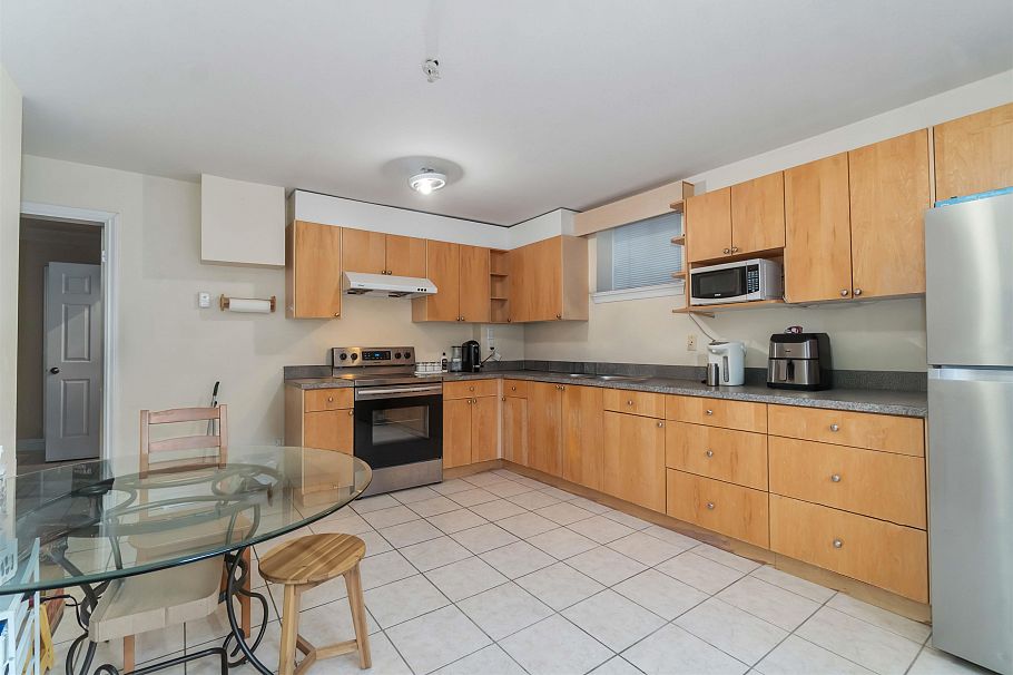 5396 Rhodes Street Vancouver, BC - 27