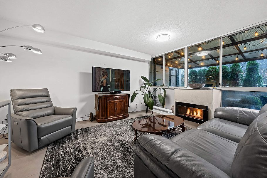 403 1159 Main Street Vancouver, BC - 2